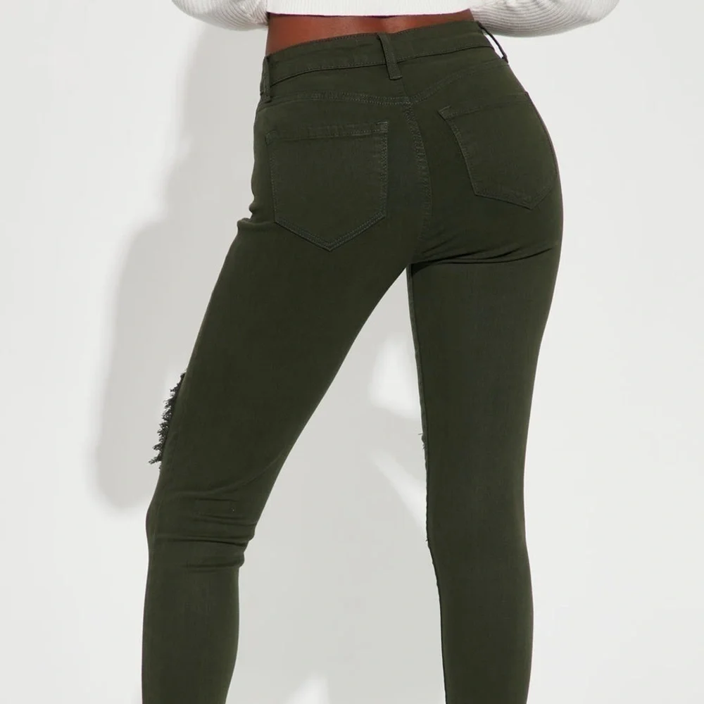 NWT. Fashion Nova Glistening Jeans in Olive Green. 11 - Picture 8 of 11